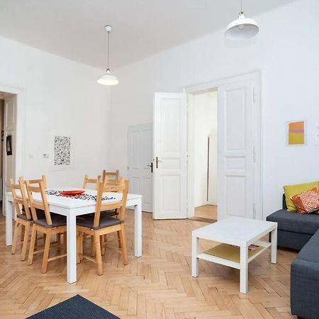 Bright, Spacious Apartment In The Historic Centre Prague Extérieur photo